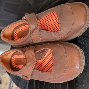 Born Slip Ons Sz 9